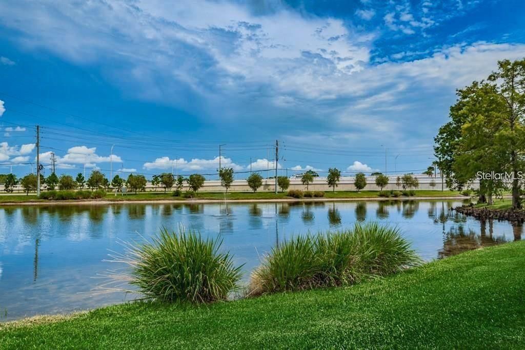 For Rent: $2,000 (3 beds, 2 baths, 985 Square Feet)