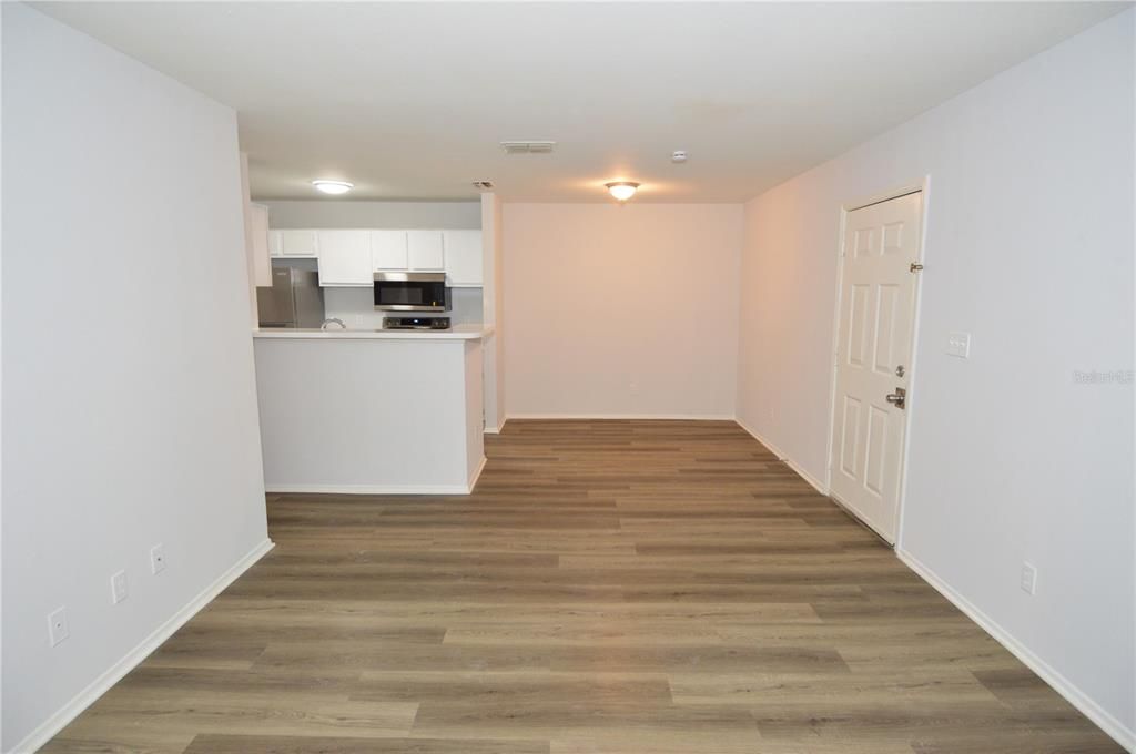 For Rent: $2,000 (3 beds, 2 baths, 985 Square Feet)