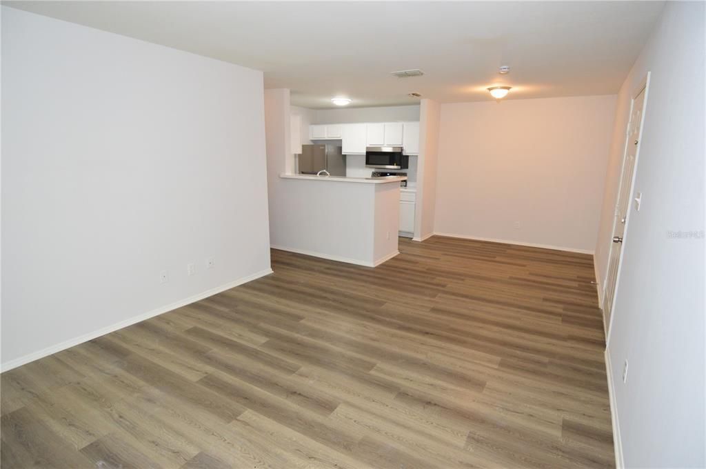 For Rent: $2,000 (3 beds, 2 baths, 985 Square Feet)
