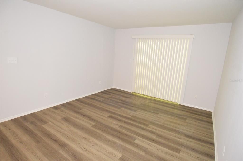 For Rent: $2,000 (3 beds, 2 baths, 985 Square Feet)
