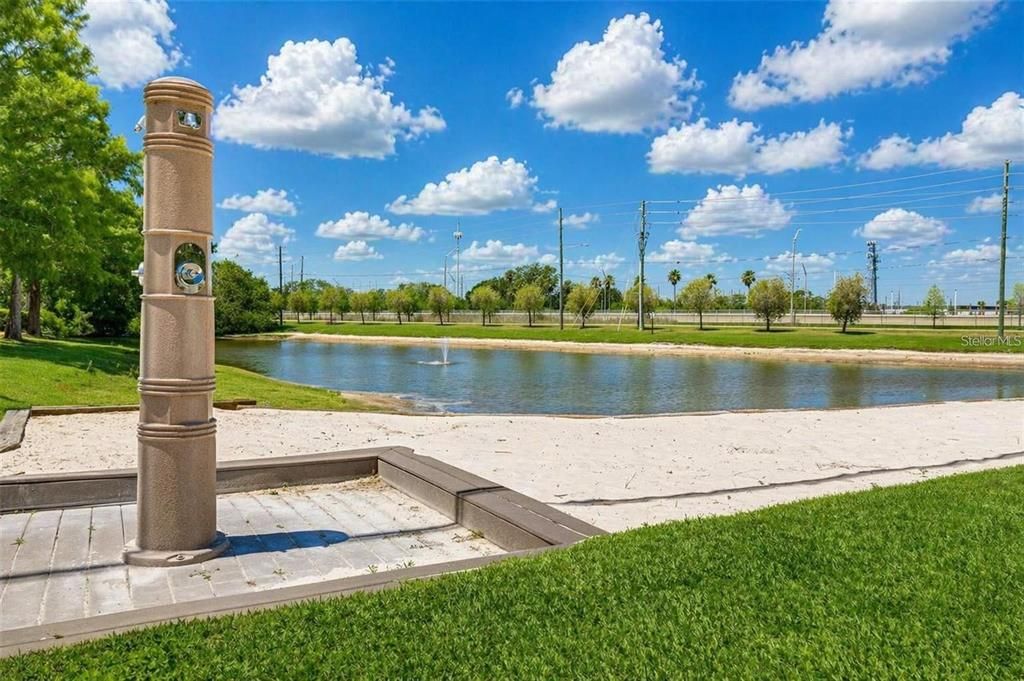 For Rent: $2,000 (3 beds, 2 baths, 985 Square Feet)
