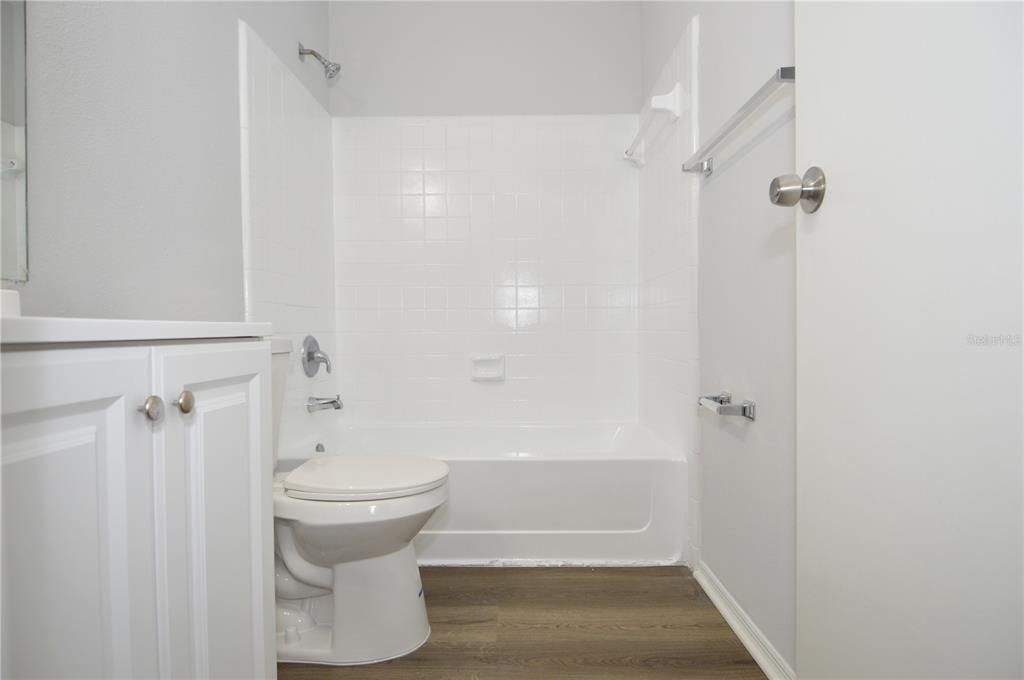 For Rent: $2,000 (3 beds, 2 baths, 985 Square Feet)