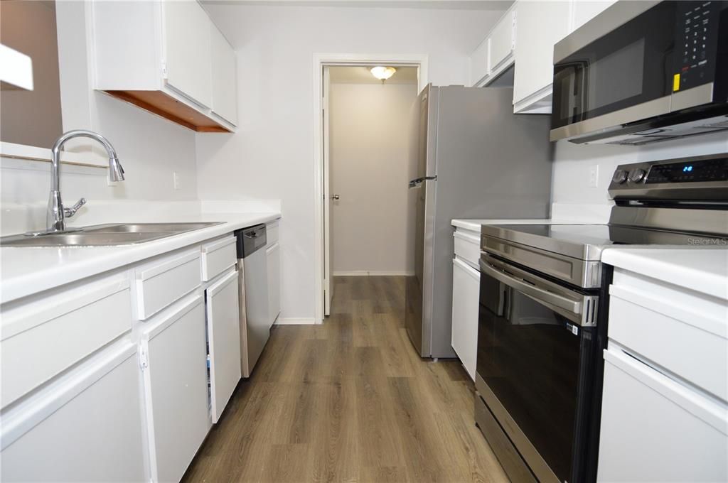 For Rent: $2,000 (3 beds, 2 baths, 985 Square Feet)