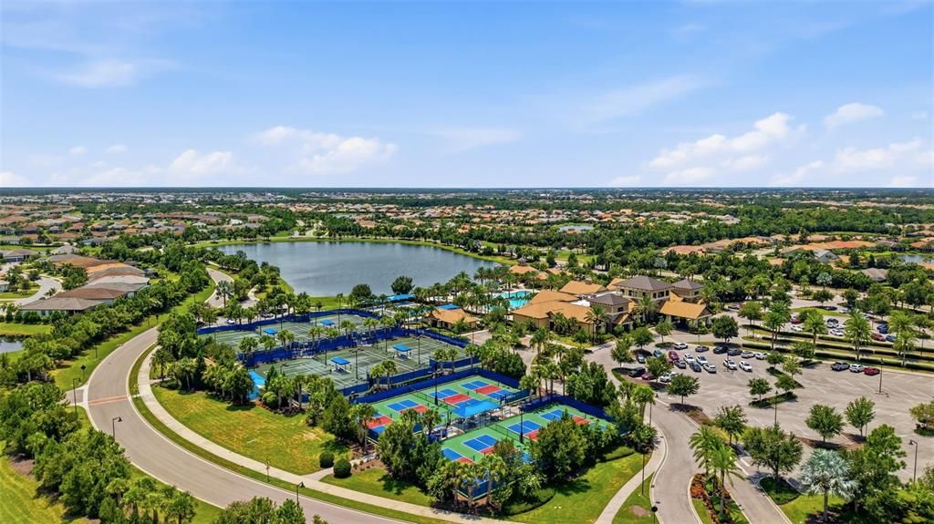 En Venta: $787,500 (3 camas, 3 baños, 2488 Pies cuadrados)
