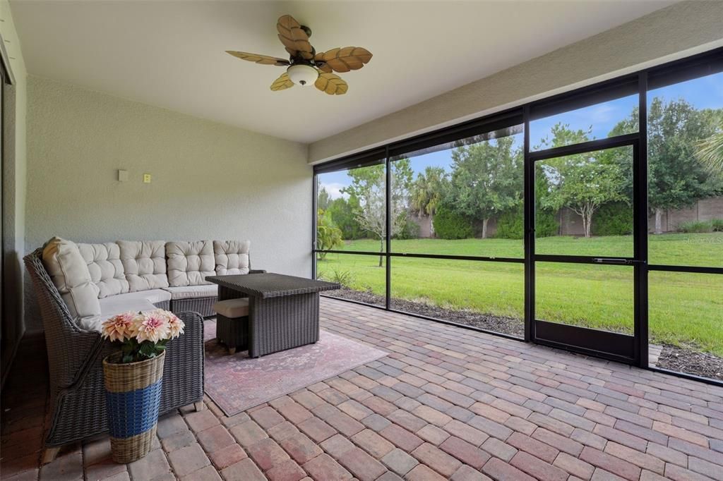 En Venta: $787,500 (3 camas, 3 baños, 2488 Pies cuadrados)