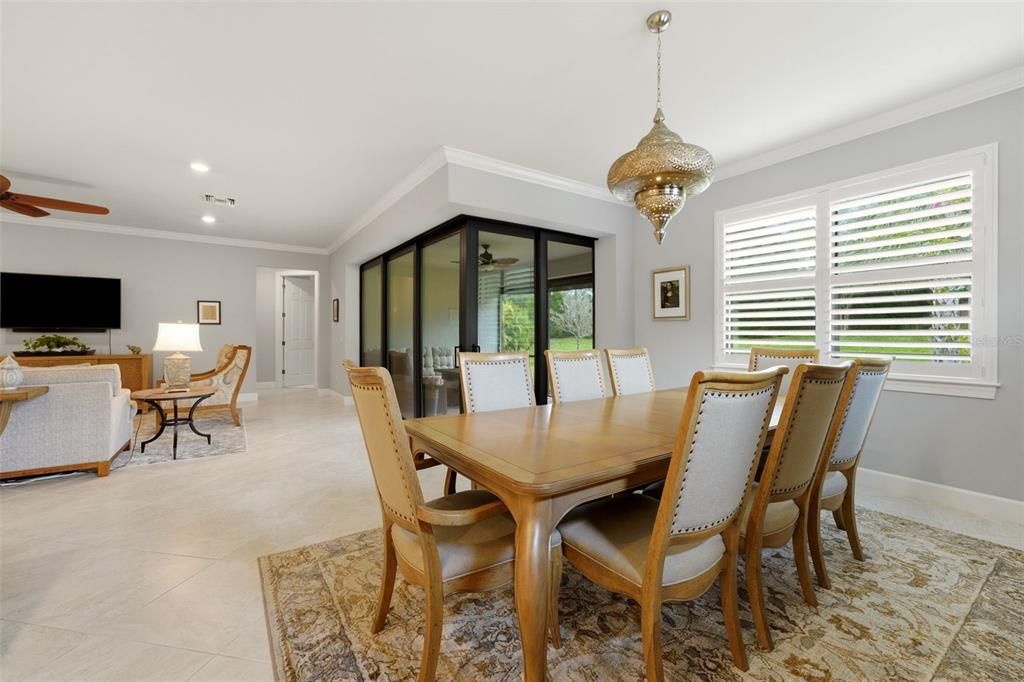 En Venta: $787,500 (3 camas, 3 baños, 2488 Pies cuadrados)