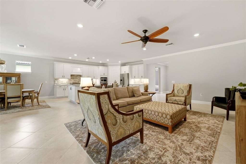 En Venta: $787,500 (3 camas, 3 baños, 2488 Pies cuadrados)