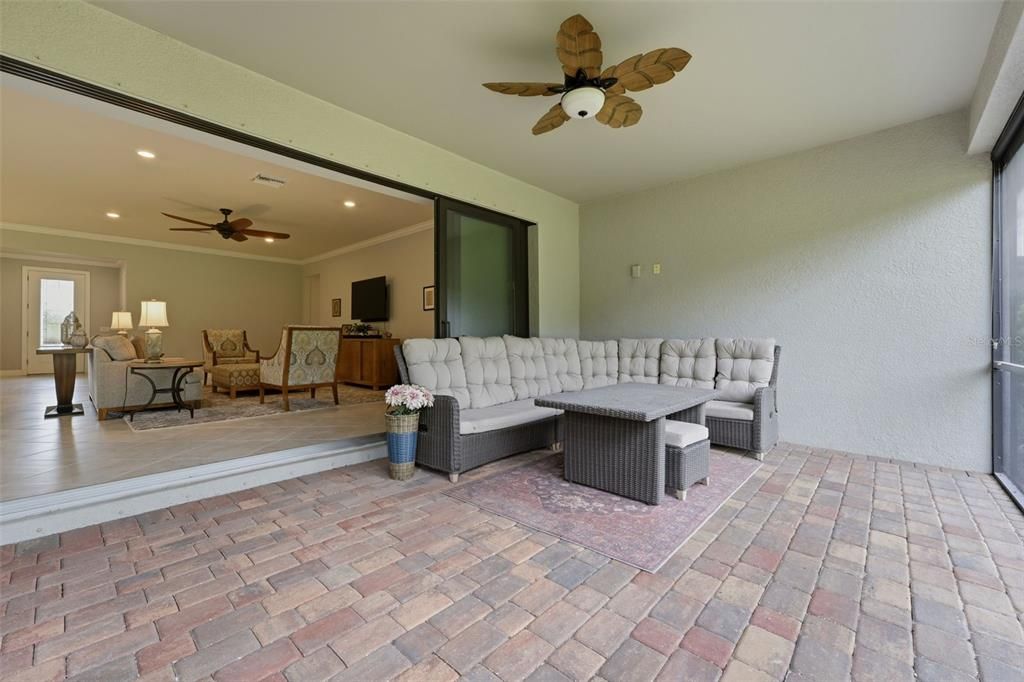 En Venta: $787,500 (3 camas, 3 baños, 2488 Pies cuadrados)