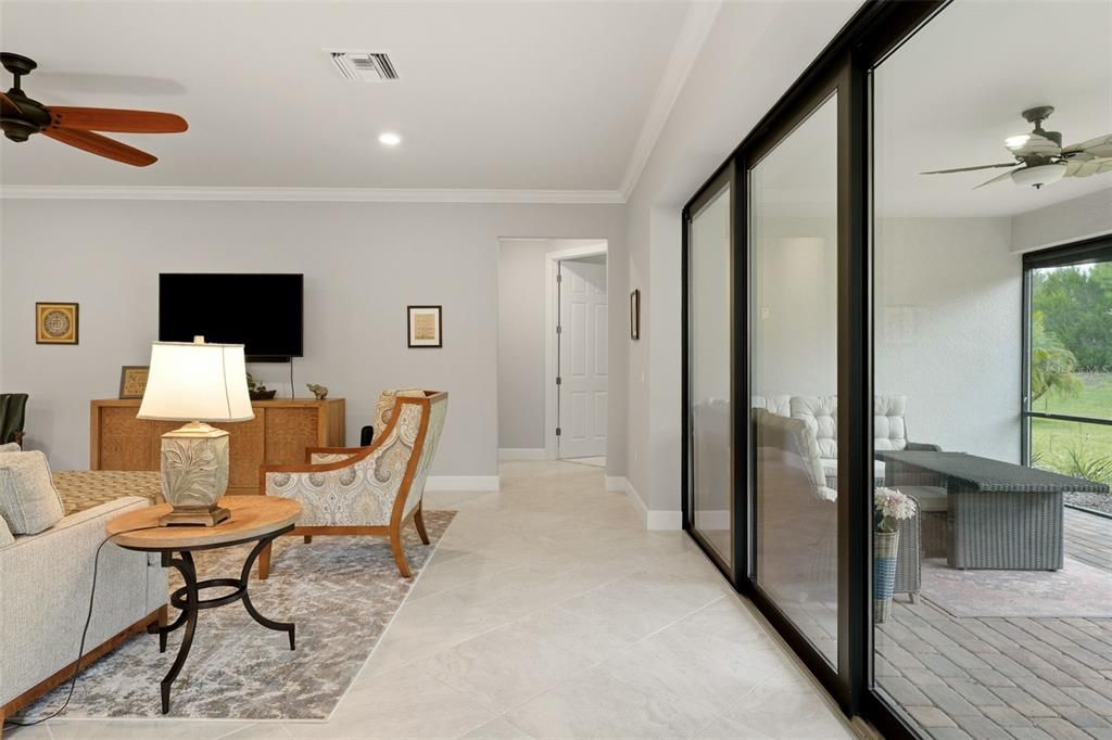 En Venta: $787,500 (3 camas, 3 baños, 2488 Pies cuadrados)