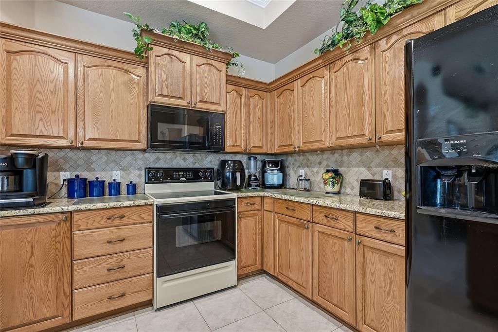 For Sale: $525,000 (5 beds, 3 baths, 2181 Square Feet)