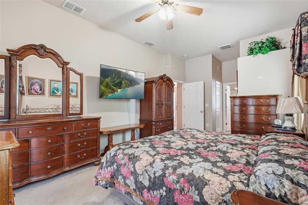 For Sale: $525,000 (5 beds, 3 baths, 2181 Square Feet)