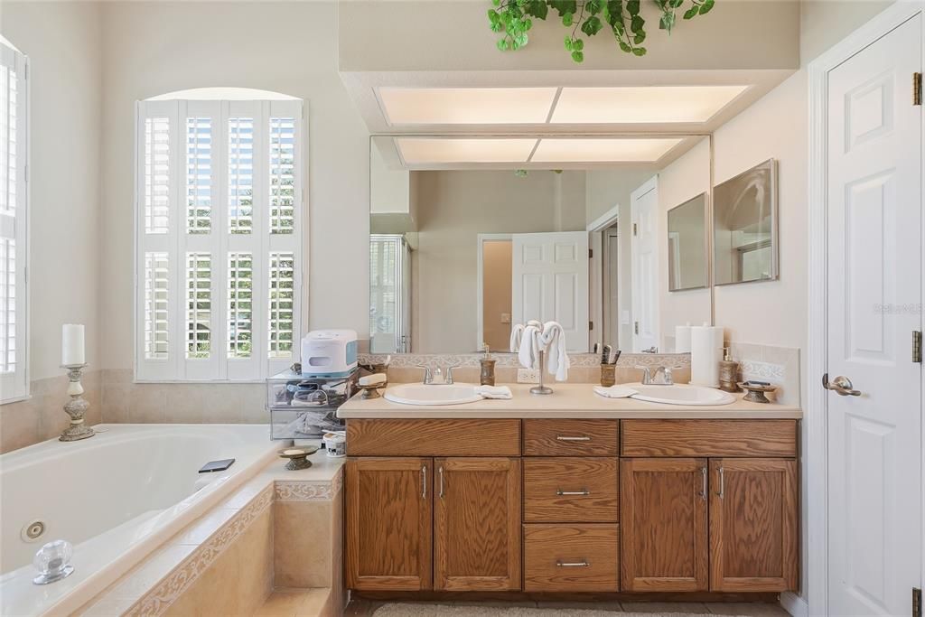 For Sale: $525,000 (5 beds, 3 baths, 2181 Square Feet)