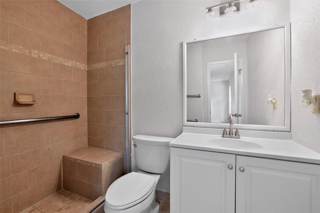 En Venta: $459,900 (3 camas, 2 baños, 1569 Pies cuadrados)