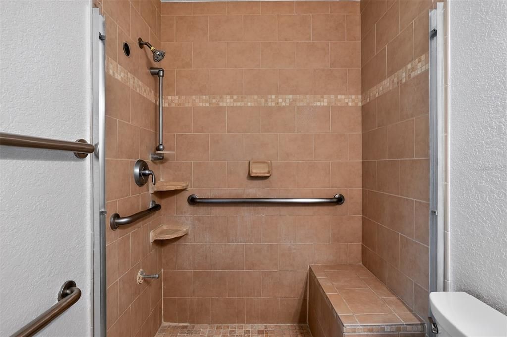 En Venta: $459,900 (3 camas, 2 baños, 1569 Pies cuadrados)