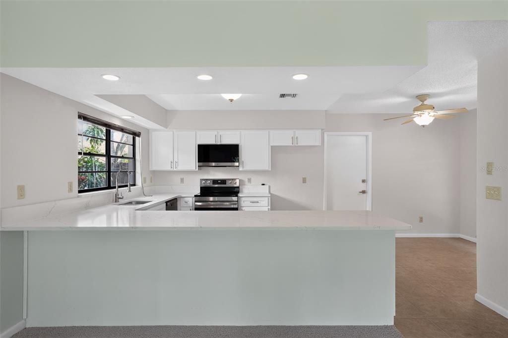 En Venta: $459,900 (3 camas, 2 baños, 1569 Pies cuadrados)