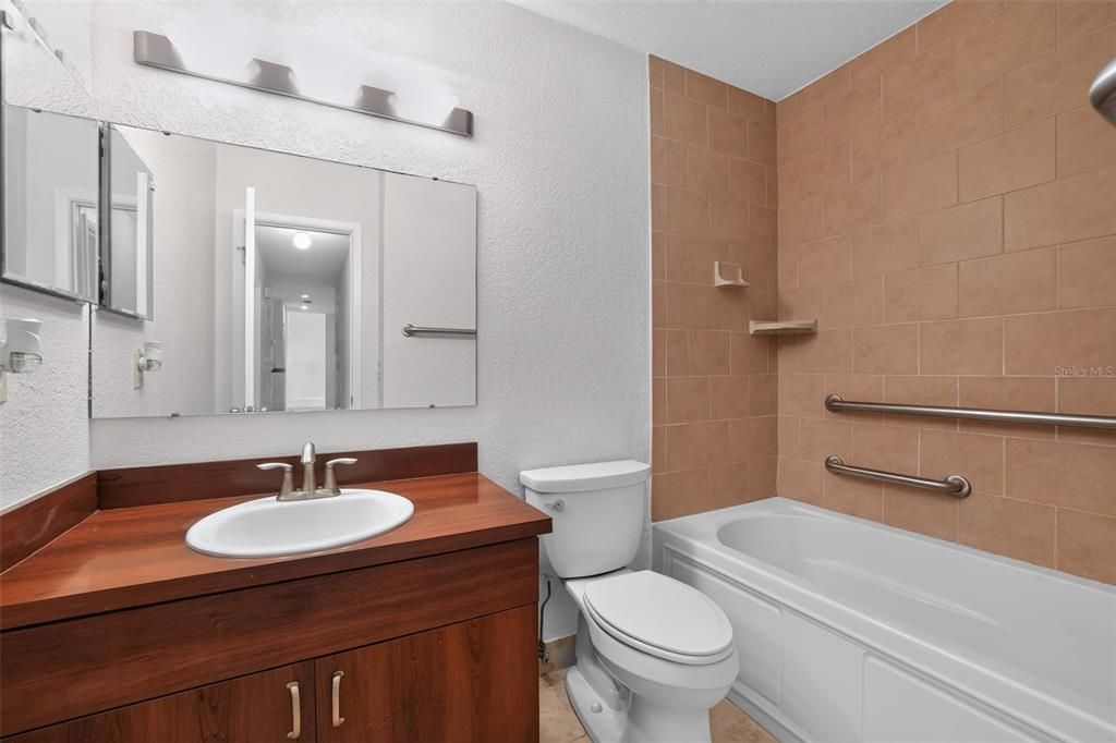 En Venta: $459,900 (3 camas, 2 baños, 1569 Pies cuadrados)