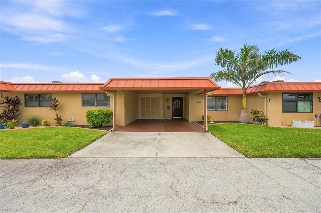 For Sale: $425,000 (2 beds, 2 baths, 1296 Square Feet)