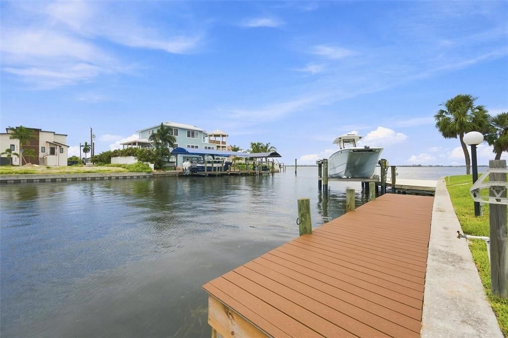 For Sale: $425,000 (2 beds, 2 baths, 1296 Square Feet)