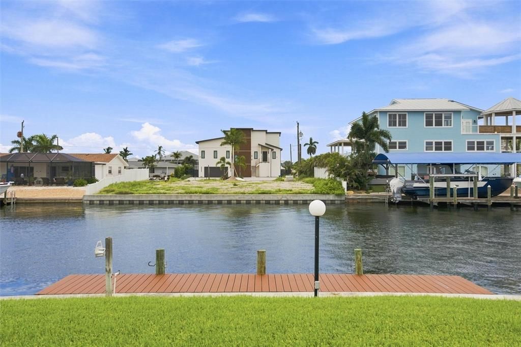For Sale: $425,000 (2 beds, 2 baths, 1296 Square Feet)