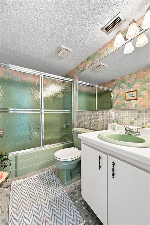 For Sale: $425,000 (2 beds, 2 baths, 1296 Square Feet)