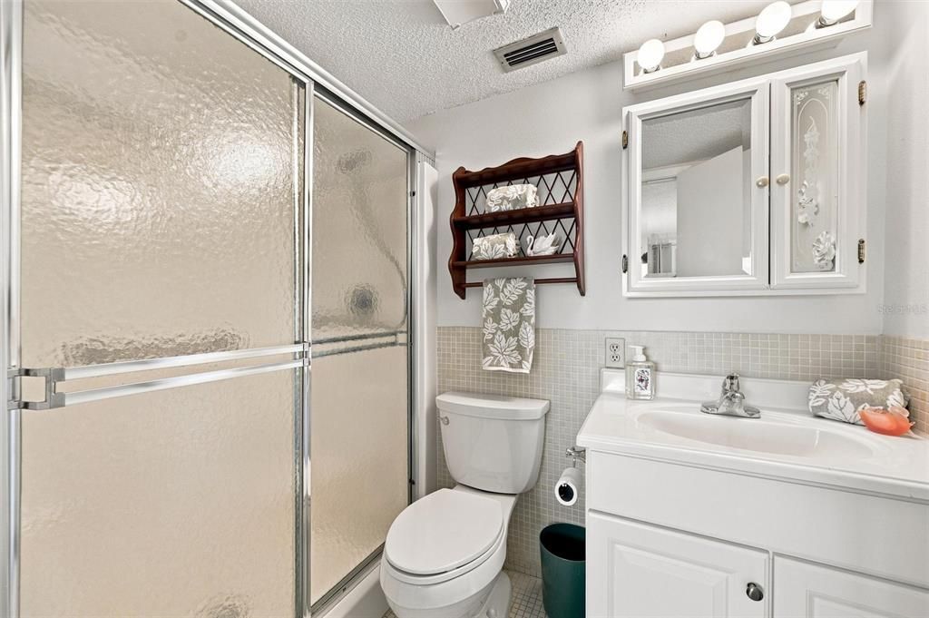 For Sale: $425,000 (2 beds, 2 baths, 1296 Square Feet)