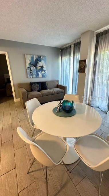 For Sale: $220,000 (2 beds, 2 baths, 583 Square Feet)