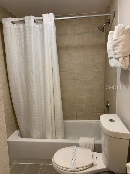 For Sale: $220,000 (2 beds, 2 baths, 583 Square Feet)
