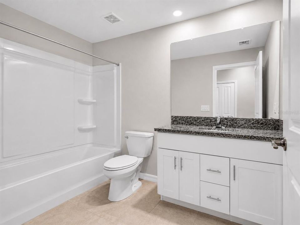 For Rent: $2,050 (3 beds, 2 baths, 1601 Square Feet)