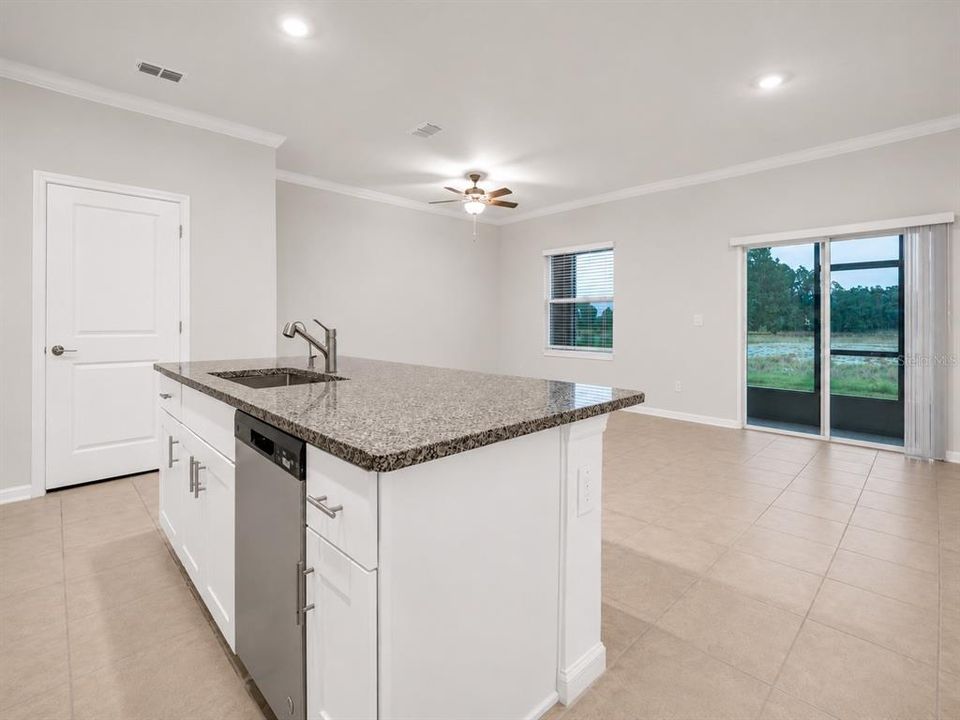 For Rent: $2,050 (3 beds, 2 baths, 1601 Square Feet)