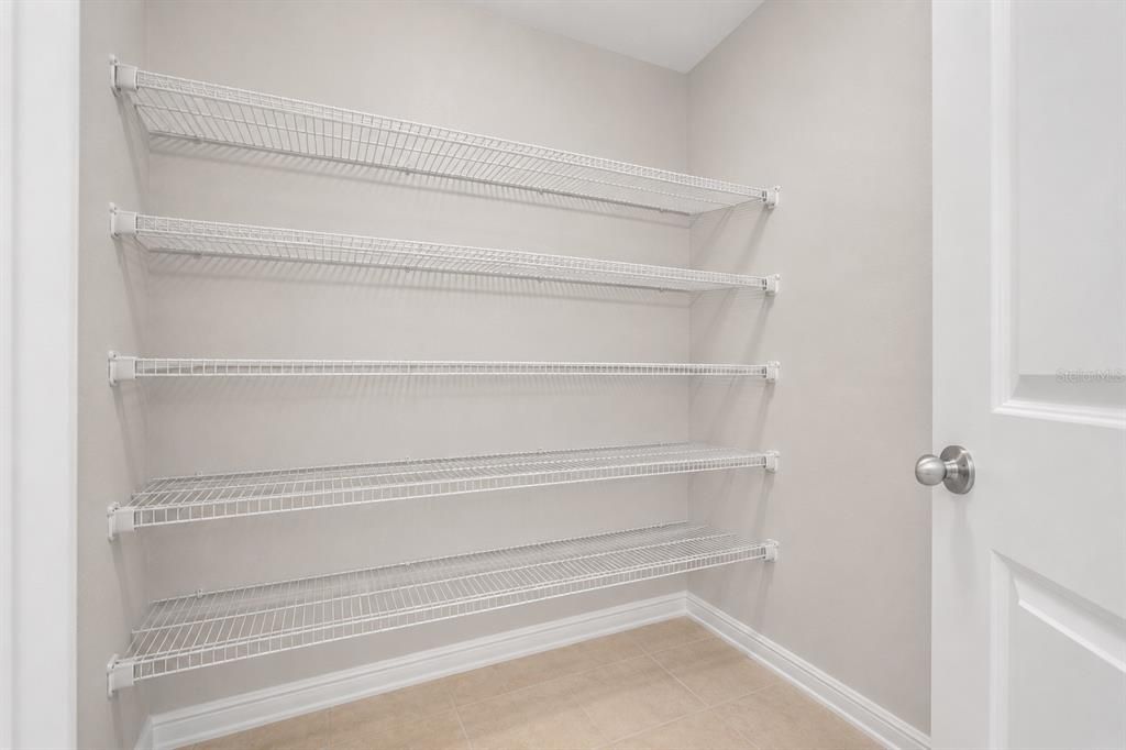 For Rent: $2,050 (3 beds, 2 baths, 1601 Square Feet)