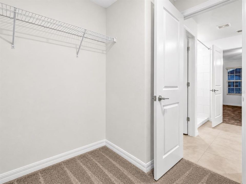 For Rent: $2,050 (3 beds, 2 baths, 1601 Square Feet)
