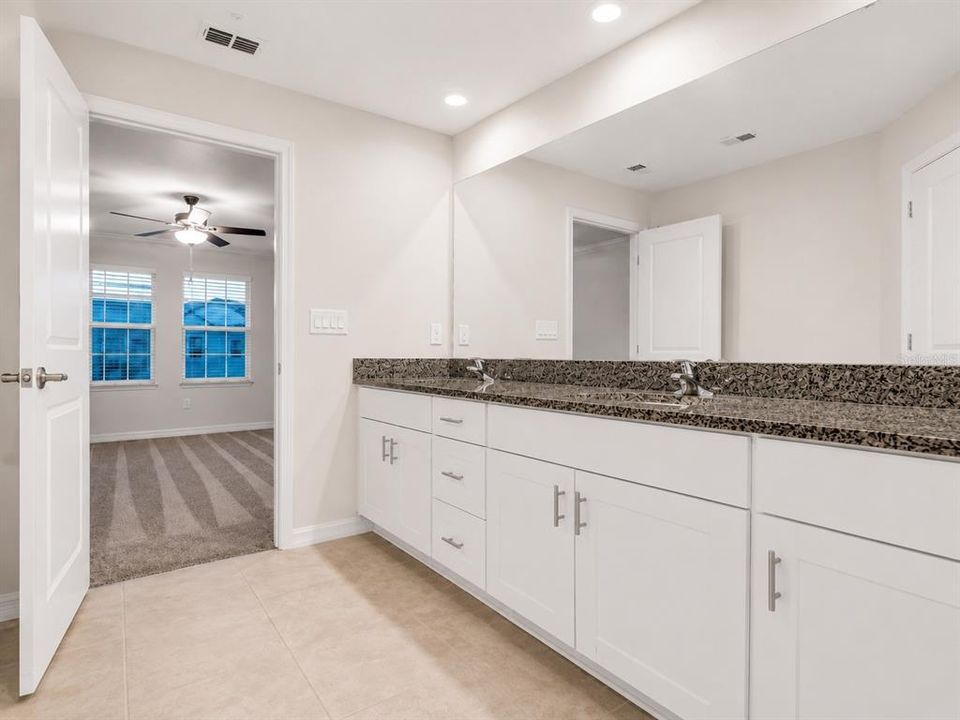 For Rent: $2,050 (3 beds, 2 baths, 1601 Square Feet)