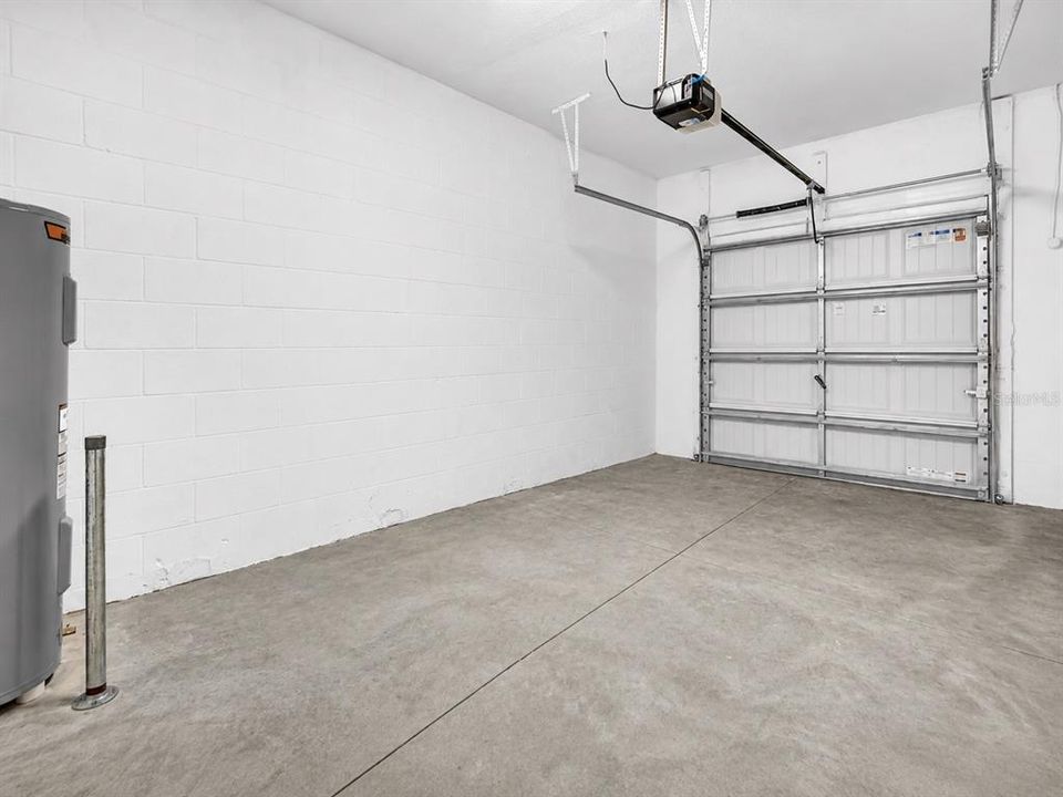 For Rent: $2,050 (3 beds, 2 baths, 1601 Square Feet)