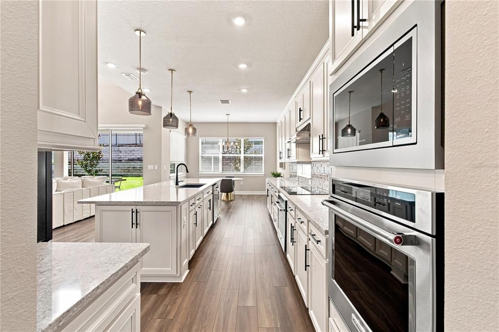 For Sale: $1,200,000 (5 beds, 5 baths, 4396 Square Feet)