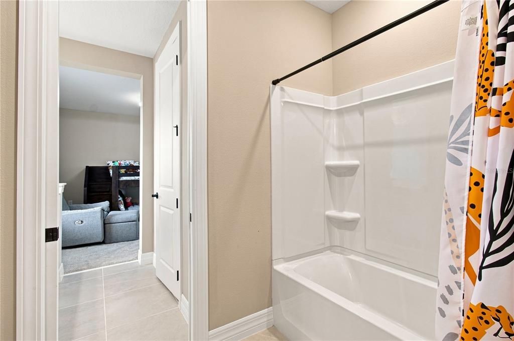 For Sale: $1,200,000 (5 beds, 5 baths, 4396 Square Feet)