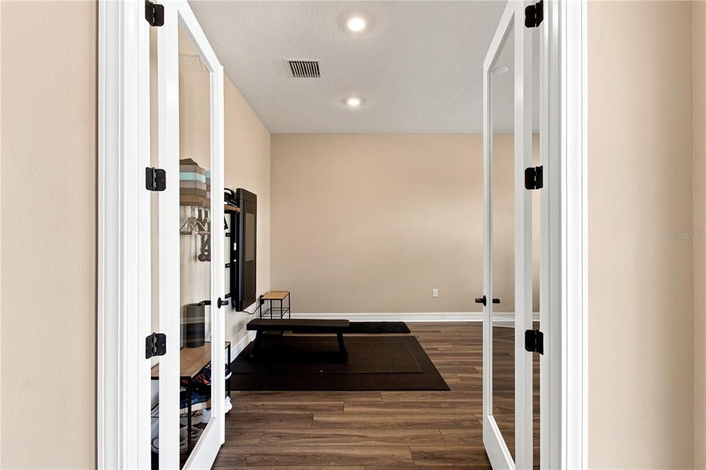 For Sale: $1,200,000 (5 beds, 5 baths, 4396 Square Feet)