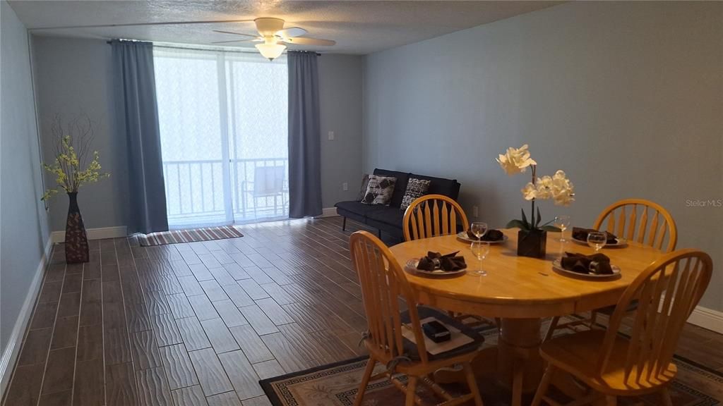 For Sale: $129,000 (1 beds, 1 baths, 763 Square Feet)