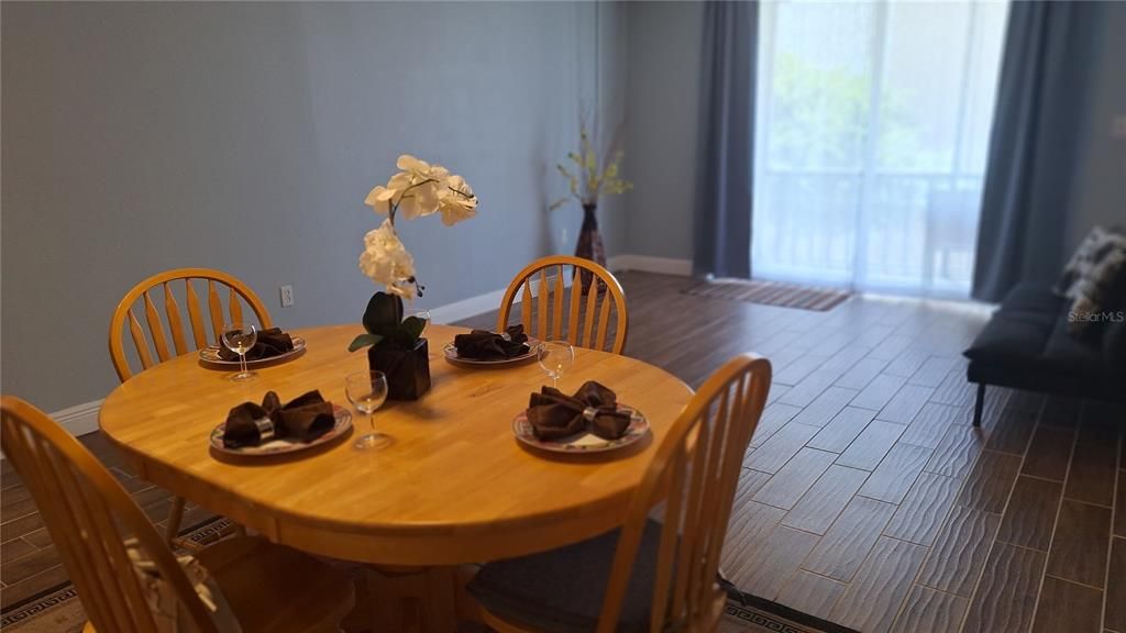 For Sale: $129,000 (1 beds, 1 baths, 763 Square Feet)