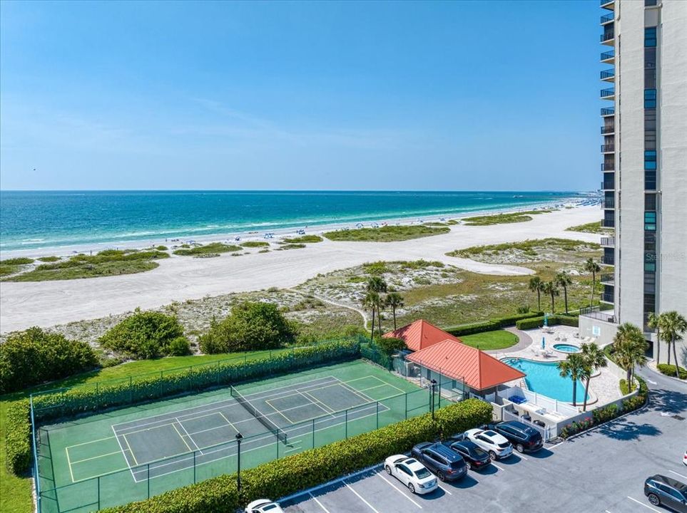 For Rent: $5,000 (1 beds, 1 baths, 885 Square Feet)
