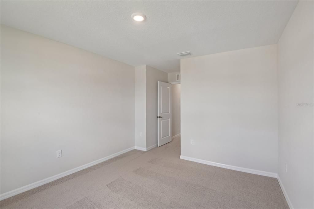 For Sale: $511,990 (5 beds, 3 baths, 3184 Square Feet)
