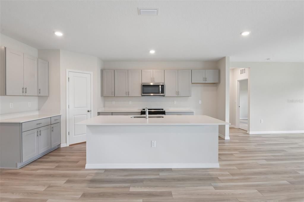 For Sale: $511,990 (5 beds, 3 baths, 3184 Square Feet)
