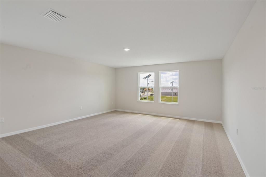 For Sale: $511,990 (5 beds, 3 baths, 3184 Square Feet)