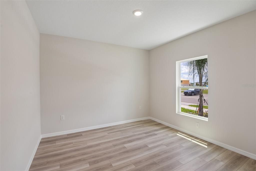 For Sale: $511,990 (5 beds, 3 baths, 3184 Square Feet)