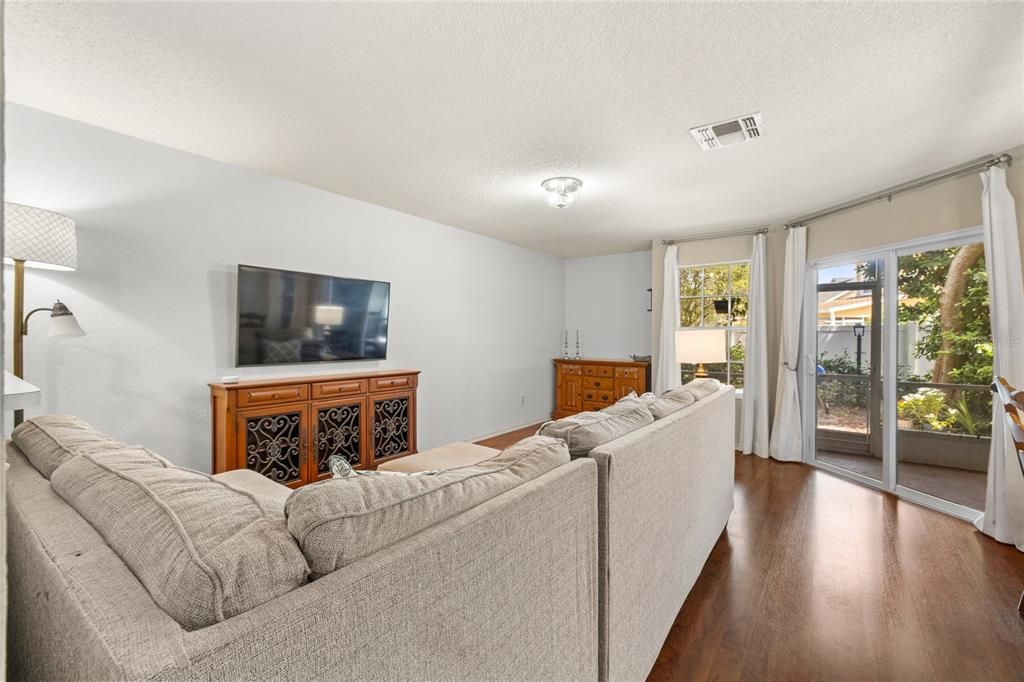 En Venta: $344,900 (3 camas, 2 baños, 1605 Pies cuadrados)