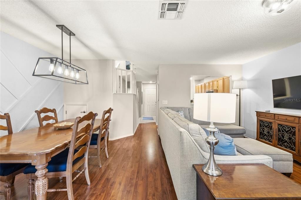 En Venta: $344,900 (3 camas, 2 baños, 1605 Pies cuadrados)
