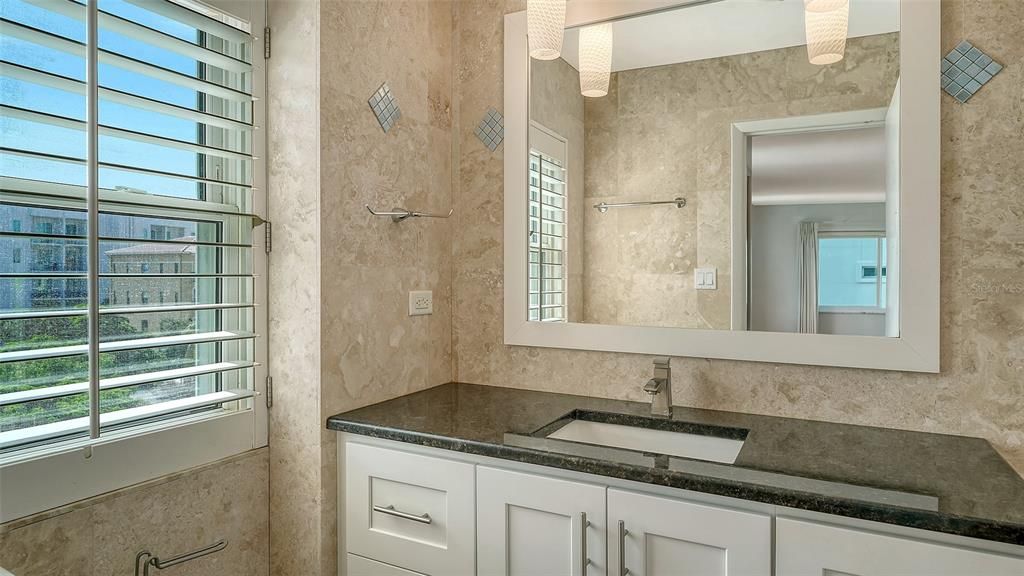 В аренду: $3,800 (2 спален, 2 ванн, 1367 Квадратных фут)