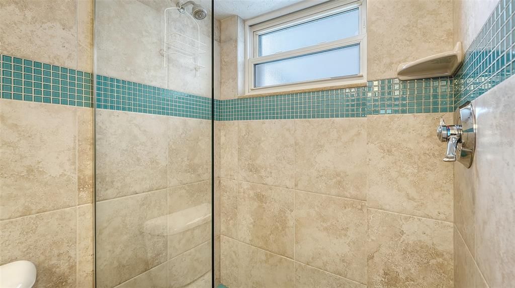 В аренду: $3,800 (2 спален, 2 ванн, 1367 Квадратных фут)