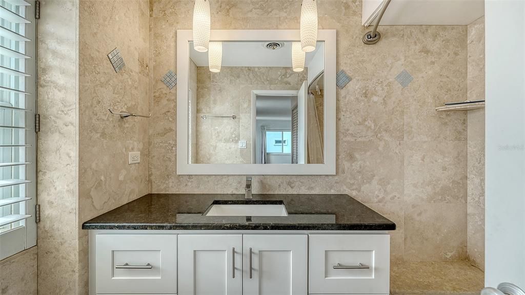 В аренду: $3,800 (2 спален, 2 ванн, 1367 Квадратных фут)