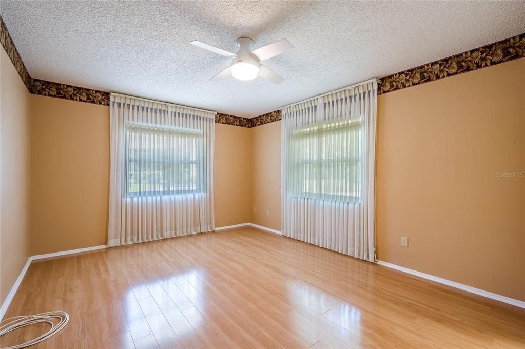 For Sale: $340,000 (2 beds, 2 baths, 1110 Square Feet)