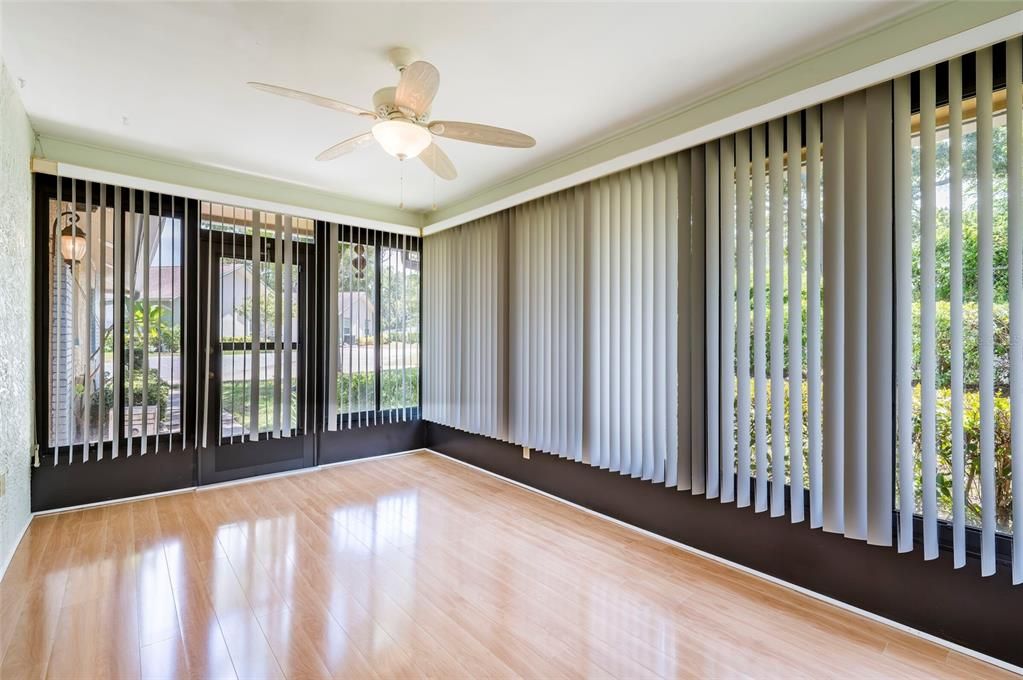 For Sale: $340,000 (2 beds, 2 baths, 1110 Square Feet)
